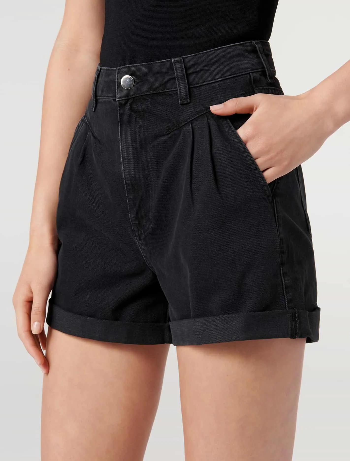 Casey Pleated Denim Short