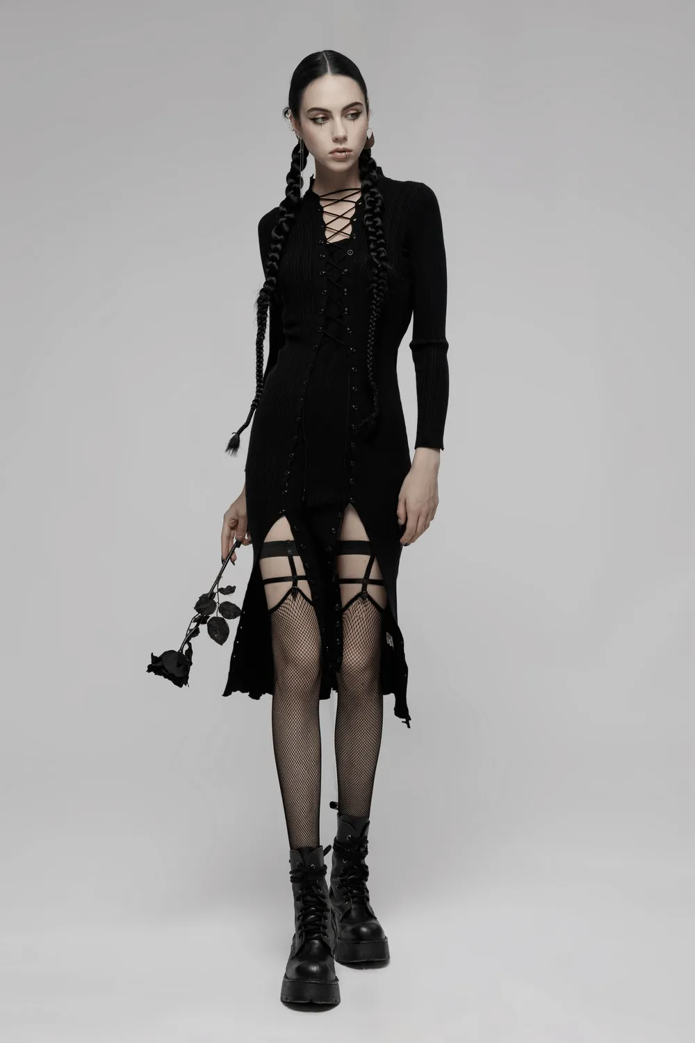Edgy Punk Knee-High Fishnet Socks with Skull Rivets