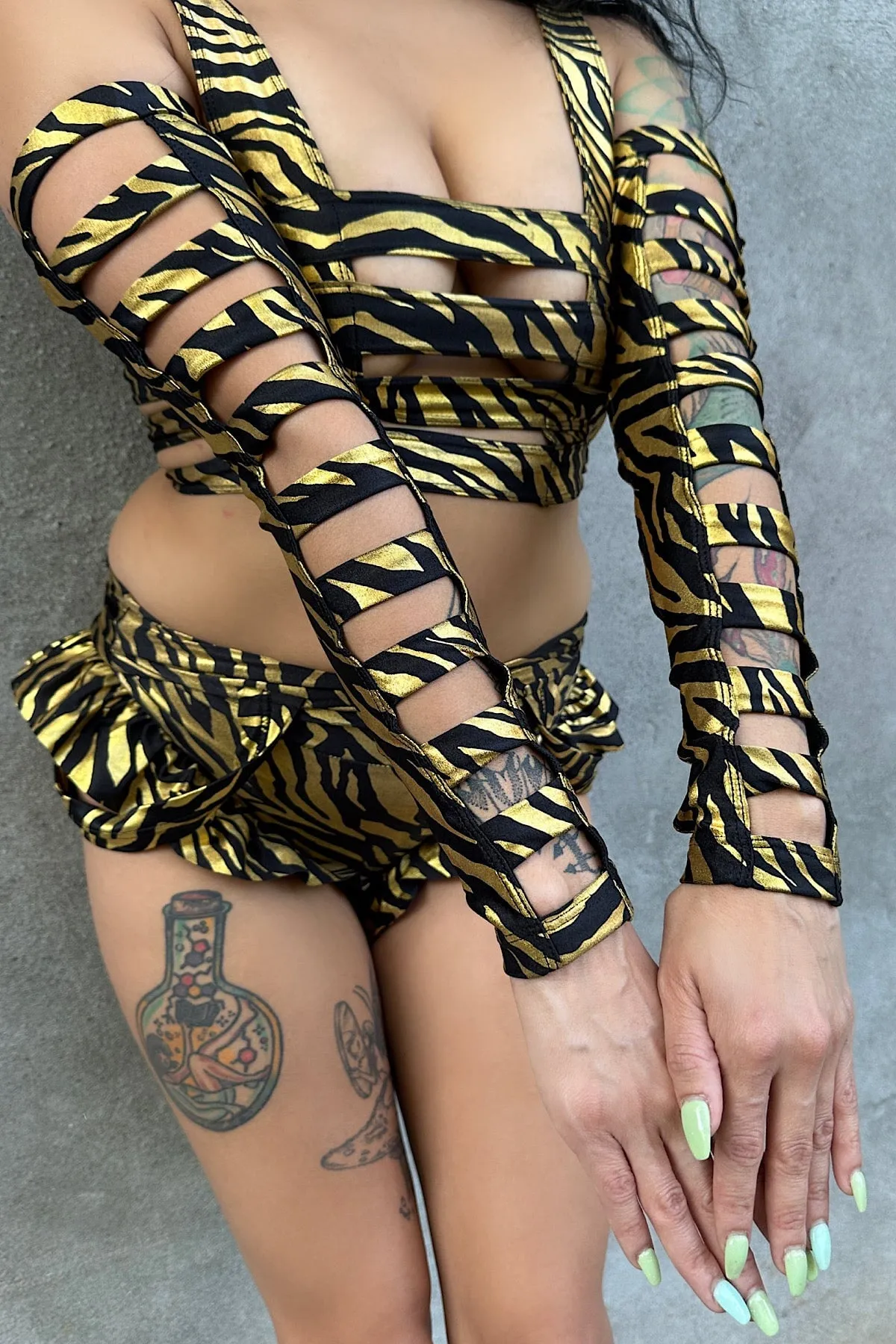Five and Diamond Cage Arms - zebra