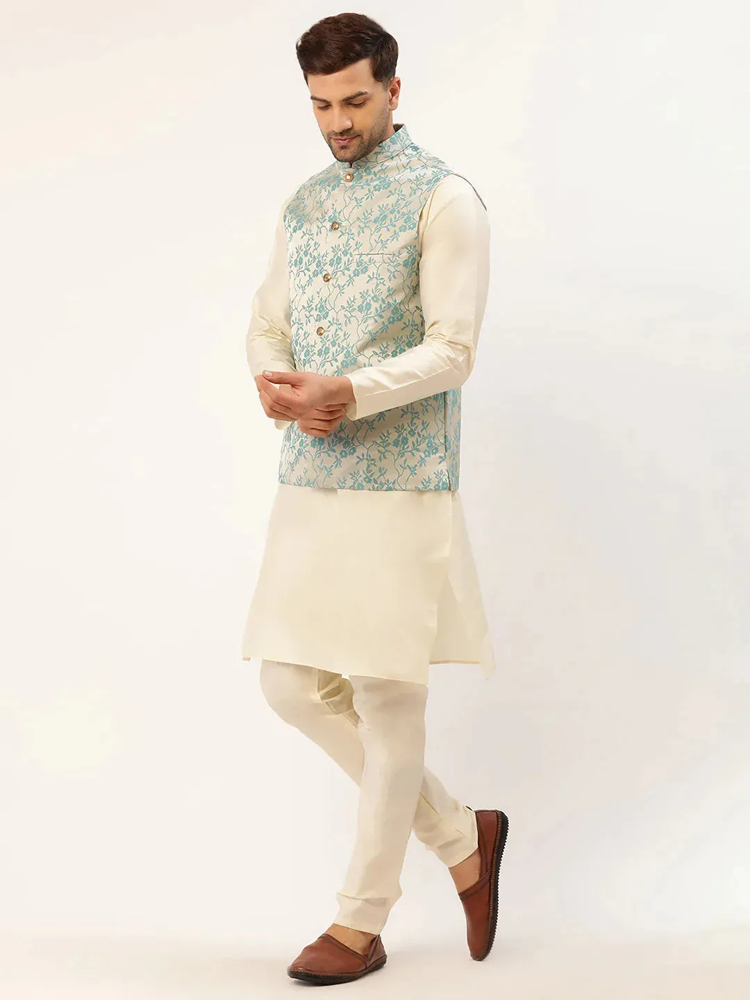 Men'S Solid Kurta Pyjama With Blue Floral Embroidered Nehru Jacket