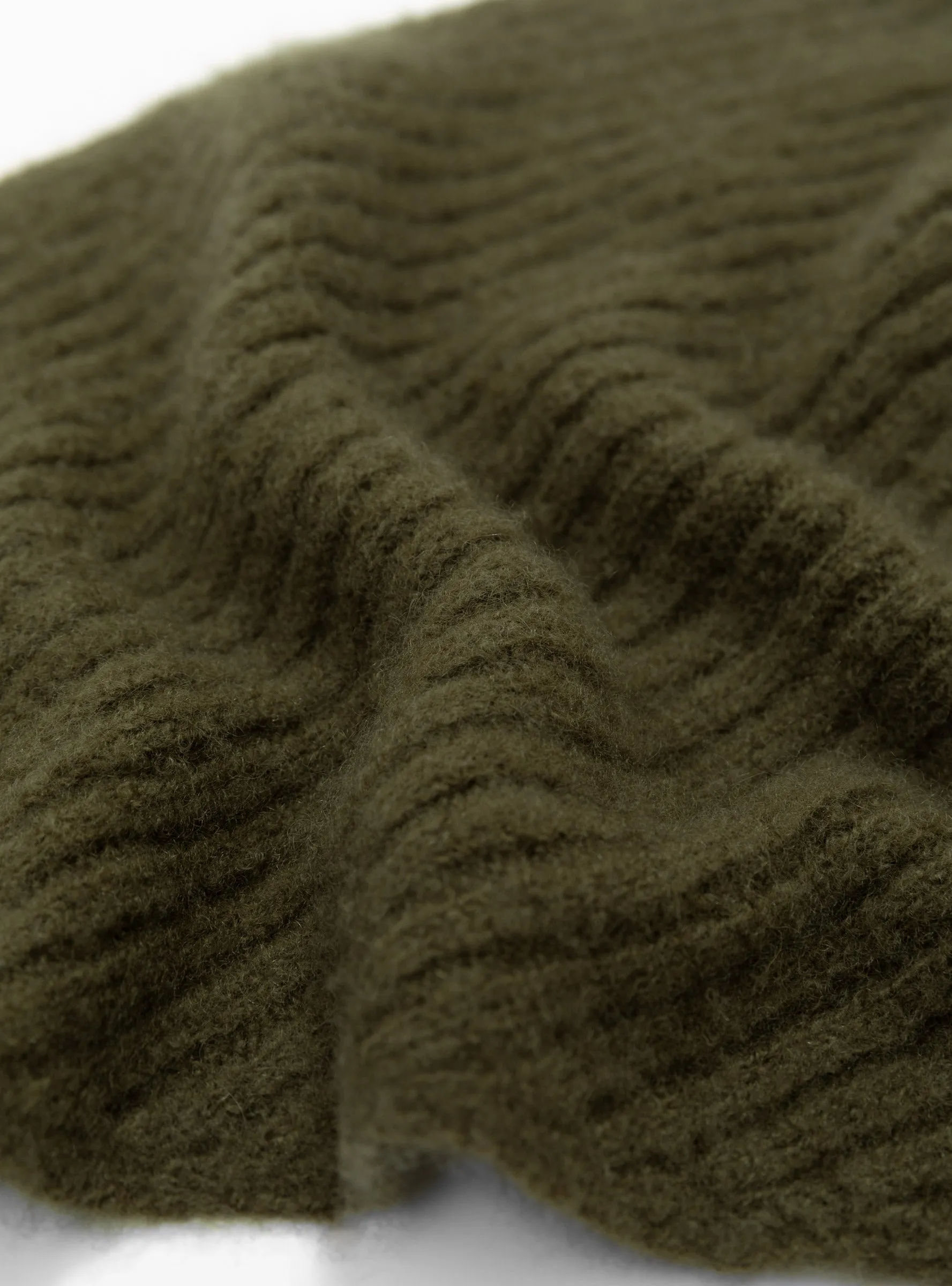 x Couverture Nimbus Ribbed Triangle Scarf Duffle Bag Green